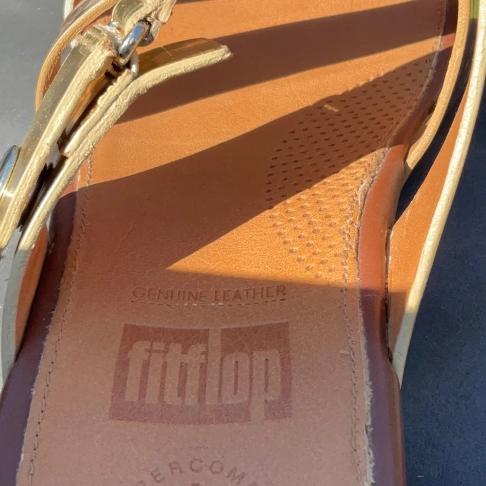 Sandals - Picture 2 of 4